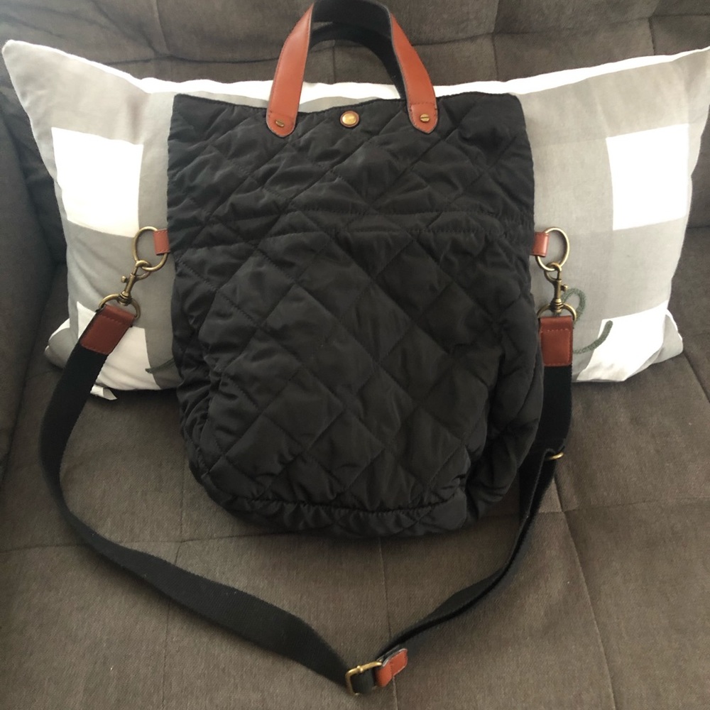 Black saddle bag.